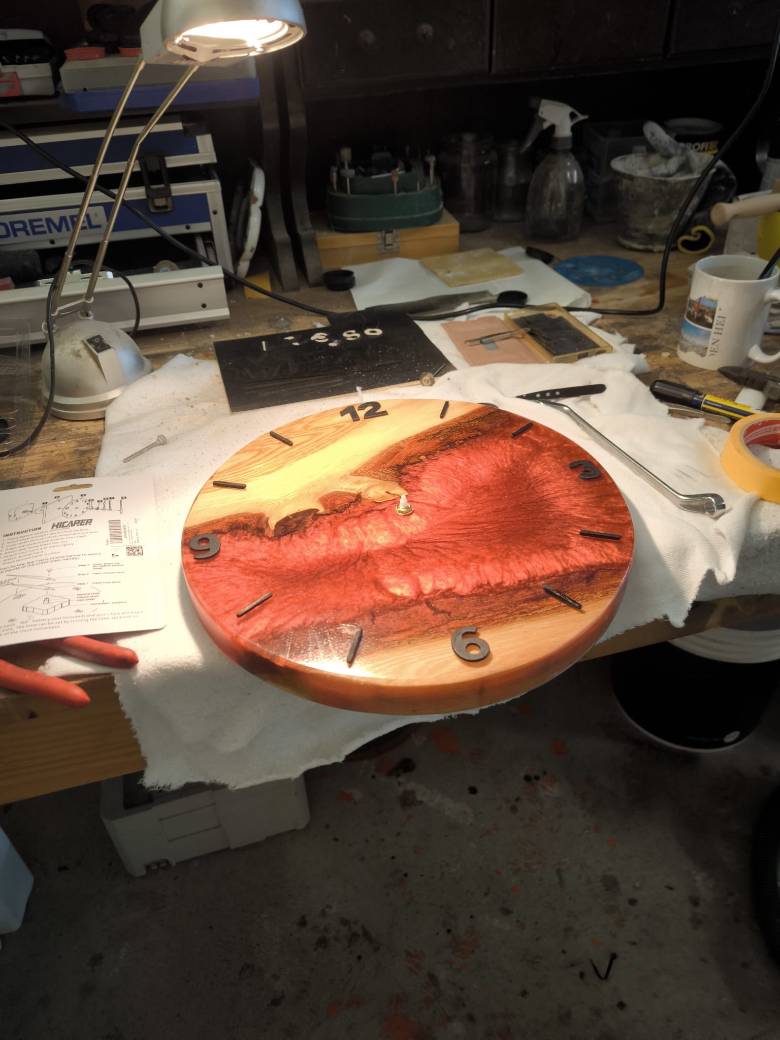 Epoxidharz Wanduhr